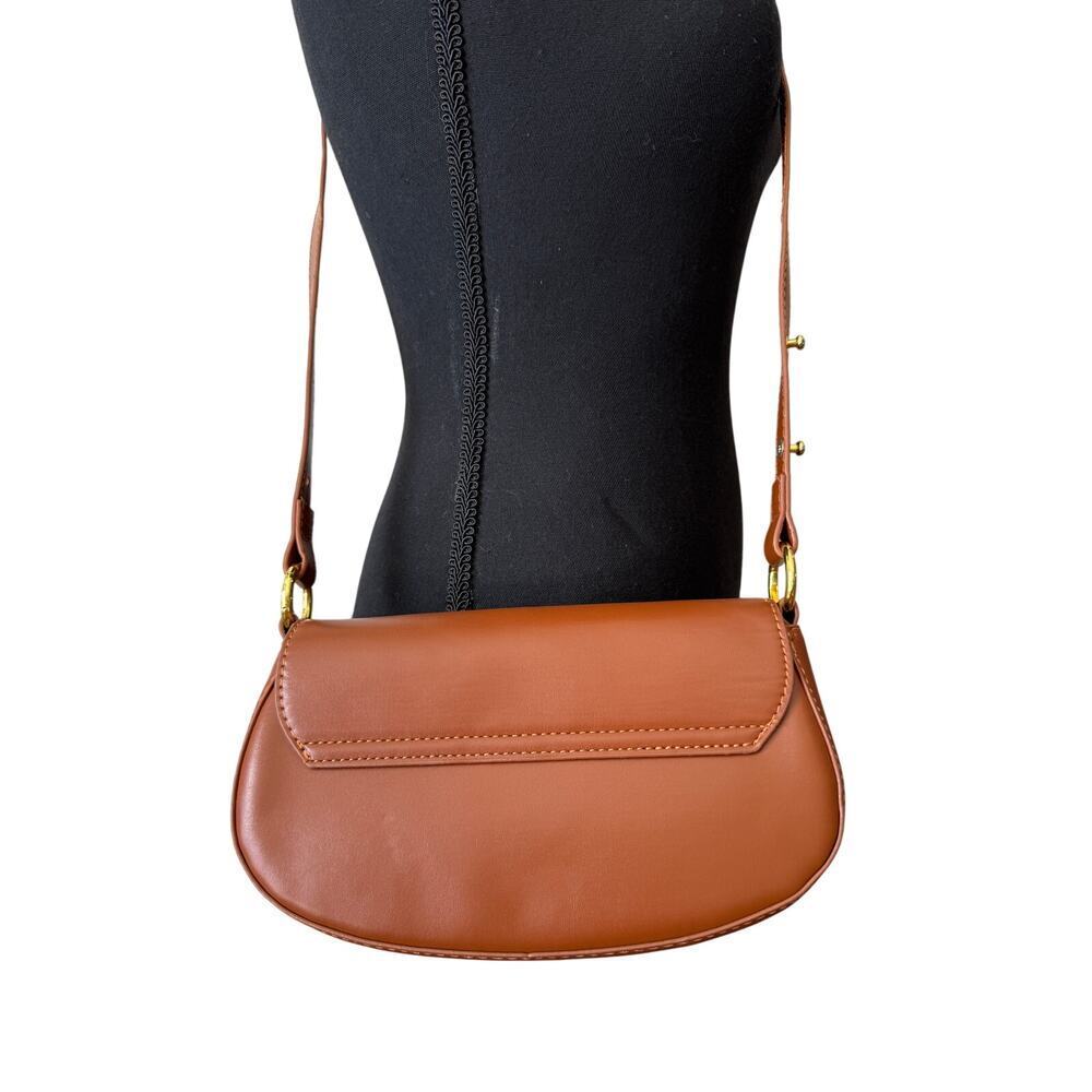 Buttery Soft Brown Faux Leather. High Fashion Look for Less. Crossbody NWOT - Picture 6 of 6